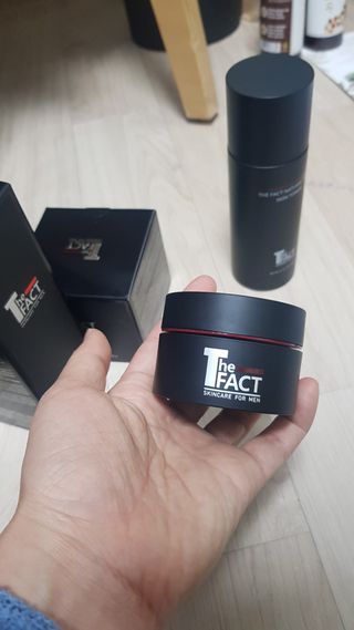 The Fact [5 IN 1] 더 팩트 내추럴 에스에프엔 에이틴 스킨토너+크림 세트 — 5점을 준 리뷰어가 2021년 5월 올린 사용 사진