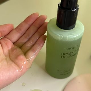 프리마인 메이크업과 들뜨는 각질까지 한방에 깐달걀로! 순하기까지한 셀베이스 그린티클렌저(200ml) — 4.5점을 준 리뷰어가 2023년 3월 올린 사용 사진
