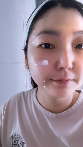 [AHC] 세이프온 에센스 선크림 올리브영 스페셜 증정 기획세트 — 5점을 준 리뷰어가 2022년 6월 올린 사용 사진