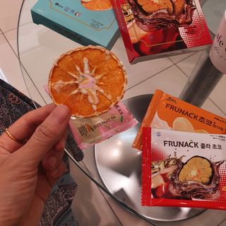 프루낵 초코5봉입 4종(화이트초코,다크초코,요구르트초코,콜라초코)  24g(4.8*5봉입) — 5점을 준 리뷰어가 2022년 9월 올린 사용 사진