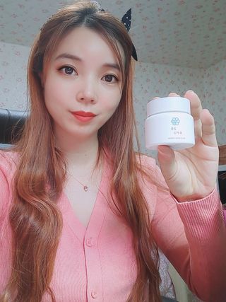 AYU25[아유트웬티파이브]다마스크로즈워터 베이스 천연 수분 촉촉 크림 — 5점을 준 리뷰어가 2021년 3월 올린 사용 사진