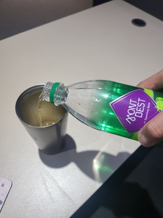몽베스트 Montbest with Sparkling water Lime20병 — 5점을 준 리뷰어가 2022년 10월 올린 사용 사진