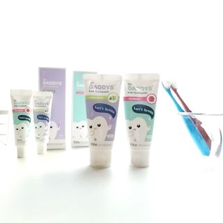 닥터데디스 안심저불소 키즈치약 (라즈베리, 청포도향 중 택 1) 60g +  여행용 미니 치약 15g — 5점을 준 리뷰어가 2022년 11월 올린 사용 사진