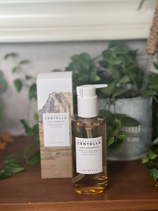 스킨1004 [SKIN1004] 마다가스카르 센텔라 라이트 클렌징 오일 200ml — 5점을 준 리뷰어가 2024년 8월 올린 사용 사진