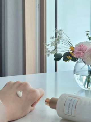 더사가오브수 [사가수] 에센스와 로션을 한 병에 담아 편안하고 산뜻하게, 효혜윤 보태니컬에너지 에센스인로션 — 5점을 준 리뷰어가 2023년 4월 올린 사용 사진