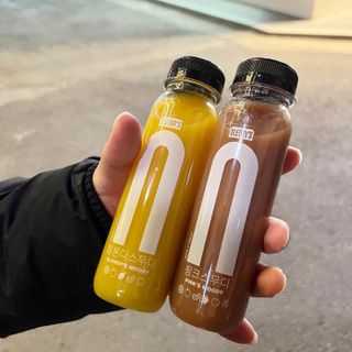 BLENDY'S 핑크 스무디+블론디 스무디 — 5점을 준 리뷰어가 2021년 12월 올린 사용 사진