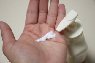 카프리나 산양밀크 모이스춰라이징 바디로션 350ml(오리지널향) — 5점을 준 리뷰어가 2023년 4월 올린 사용 사진