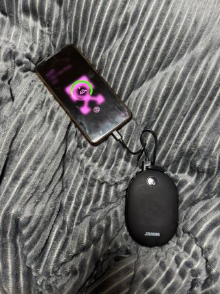 썬더월드 [썬더] 스마트 핸드워머 충전식 손난로 보조배터리 10000mAh — 4점을 준 리뷰어가 2024년 12월 올린 사용 사진