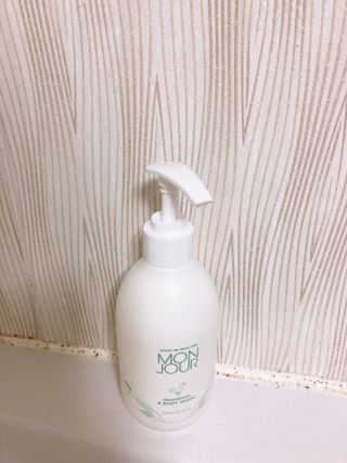 토박스코리아 몽쥬르 유아 샴푸앤워시 300ml — 5점을 준 리뷰어가 2021년 5월 올린 사용 사진