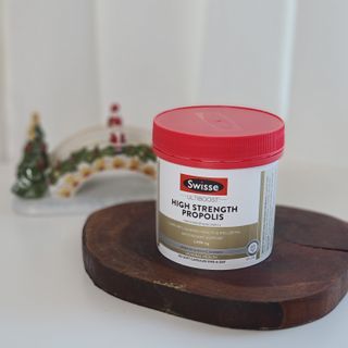 Swisse 스위스 고함량 프로폴리스 2,000mg 210정 — 5점을 준 리뷰어가 2021년 12월 올린 사용 사진