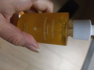 체르엠 스템앤셀 비타민 브라이트닝 에센스 30ml 1개 — 4.5점을 준 리뷰어가 2021년 11월 올린 사용 사진