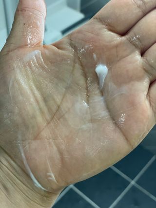 [플로랜드] 듀얼 랩핑 헤어팩 3종_120ml(손상모발/건조모발/염색모발) — 4.5점을 준 리뷰어가 2022년 6월 올린 사용 사진