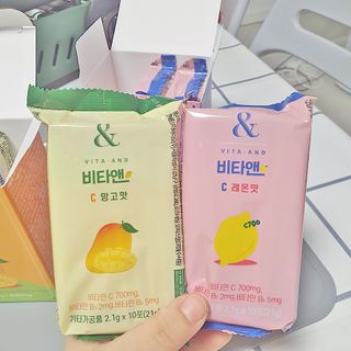 비타앤C 레몬맛, 망고맛 — 5점을 준 리뷰어가 2021년 4월 올린 사용 사진