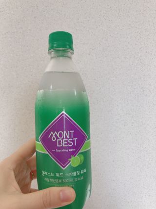 몽베스트 Montbest with Sparkling water Lime20병 — 4.5점을 준 리뷰어가 2022년 6월 올린 사용 사진