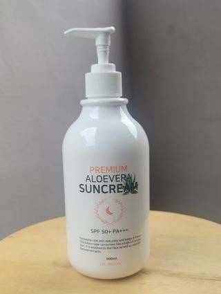 [닥터문] 프리미엄 알로에베라 선크림 500ml — 5점을 준 리뷰어가 2022년 5월 올린 사용 사진