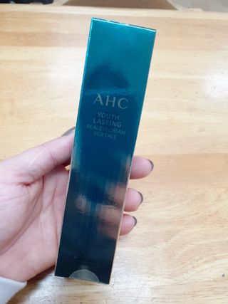 [NEW 탄력유턴 아이크림] AHC 유스 래스팅 리얼 아이크림 포 페이스 — 5점을 준 리뷰어가 2021년 2월 올린 사용 사진