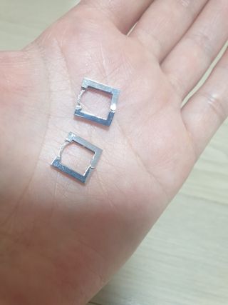[골드앤디어] 14K 사각 네모 원터치 귀걸이_3color — 5점을 준 리뷰어가 2021년 6월 올린 사용 사진
