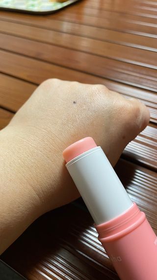 스킨큐어 산다화 카멜리아 안티 링클 멀티밤 — 5점을 준 리뷰어가 2023년 11월 올린 사용 사진