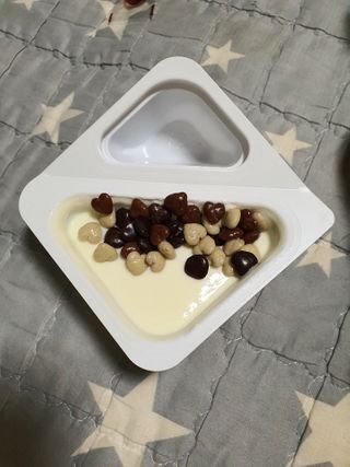 남양유업 또깍 접어 떠먹는 불가리스 2종 — 5점을 준 리뷰어가 2021년 1월 올린 사용 사진