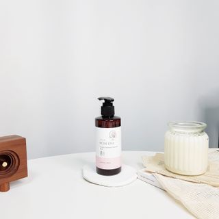 라라로즈데이 시즌2 여성청결제 200ml 아로마 페미민 클렌저, 독일더마인증 — 5점을 준 리뷰어가 2021년 8월 올린 사용 사진