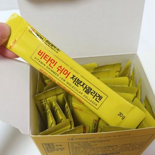 자연에온 경남제약 비타민 쉬머 저분자콜라겐 20g x 30포 — 5점을 준 리뷰어가 2021년 12월 올린 사용 사진