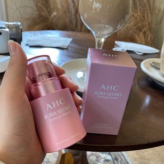 AHC 아우라 시크릿 톤업 벨벳 — 4점을 준 리뷰어가 2021년 4월 올린 사용 사진