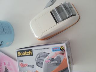 3M 스카치 원터치 테이프 디스펜서 커터기 오렌지/블랙 + 초강력 다용도 테이프 8매 — 5점을 준 리뷰어가 2024년 4월 올린 사용 사진