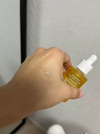 체르엠 스템앤셀 비타민 브라이트닝 에센스 30ml 1개 — 5점을 준 리뷰어가 2021년 11월 올린 사용 사진