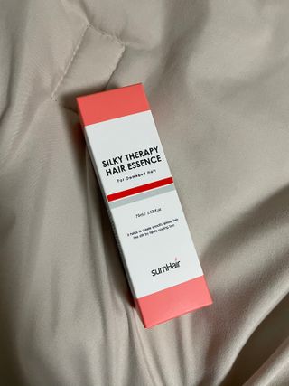썸헤어 / SUMHAIR 썸헤어 실키 테라피 헤어 에센스 — 5점을 준 리뷰어가 2021년 4월 올린 사용 사진