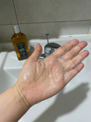 체코 비건화장품 마뉴팍투라 향좋은 천연 맥주샴푸 맥주샤워젤 — 5점을 준 리뷰어가 2022년 5월 올린 사용 사진