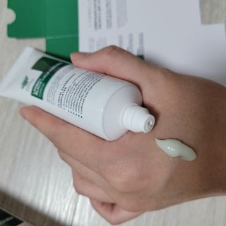 랑벨 랑바이오 블랙 시카 크림 50ml(블랙비 프로폴리스, 시카 4종, 판테놀 10 함유) — 5점을 준 리뷰어가 2022년 5월 올린 사용 사진