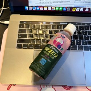 더그레잇티 콤부차 [매일유업] 더그레잇티 44kcal 콤부차 300ml *12개입 (오리지널 6개+베리리치 6개) — 5점을 준 리뷰어가 2023년 7월 올린 사용 사진