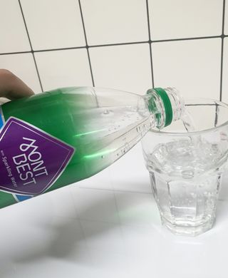 몽베스트 Montbest with Sparkling water Plain 20병 — 5점을 준 리뷰어가 2022년 5월 올린 사용 사진