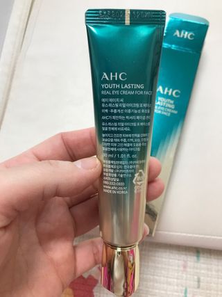 [NEW 탄력유턴 아이크림] AHC 유스 래스팅 리얼 아이크림 포 페이스 — 4.5점을 준 리뷰어가 2021년 2월 올린 사용 사진