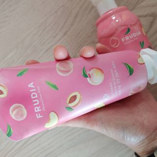 [후르디아] 복숭아 바디워시+바디에센스 세트 — 5점을 준 리뷰어가 2021년 3월 올린 사용 사진