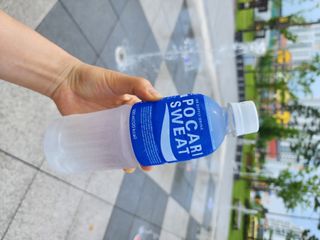 [동아오츠카] 포카리스웨트  500ml PET + 이온워터 500ml PET — 5점을 준 리뷰어가 2025년 7월 올린 사용 사진