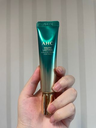 [NEW 탄력유턴 아이크림] AHC 유스 래스팅 리얼 아이크림 포 페이스 — 5점을 준 리뷰어가 2021년 3월 올린 사용 사진