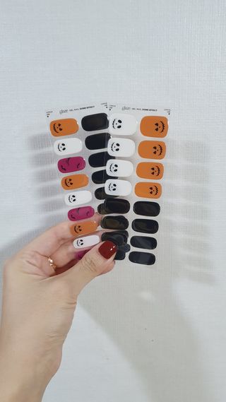 데싱디바 글레이즈 할로윈 네일_5종 중 택1 — 5점을 준 리뷰어가 2021년 10월 올린 사용 사진
