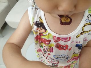 아비삭 과일칩 딸기, 감, 포도, 바나나 4종 — 5점을 준 리뷰어가 2021년 8월 올린 사용 사진