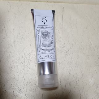 올리브 오일 스킨케어 컴퍼니 [OOSC] 보송보송한 내추럴리 너리시드 핸드크림 125ml — 5점을 준 리뷰어가 2021년 4월 올린 사용 사진
