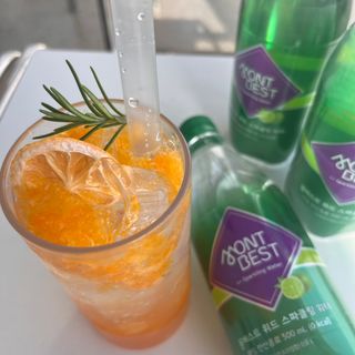 몽베스트 Montbest with Sparkling water Lime20병 — 5점을 준 리뷰어가 2022년 11월 올린 사용 사진