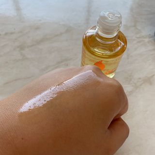 바이오오일 [바이오-오일] 스킨케어 오일 내추럴 60ml — 5점을 준 리뷰어가 2021년 10월 올린 사용 사진