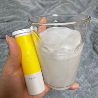 [슬림드랍 레몬맛] 건기식 다이어트 보조제 겸 비타민 — 5점을 준 리뷰어가 2022년 1월 올린 사용 사진