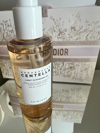 스킨1004 [SKIN1004] 마다가스카르 센텔라 라이트 클렌징 오일 200ml — 5점을 준 리뷰어가 2024년 7월 올린 사용 사진