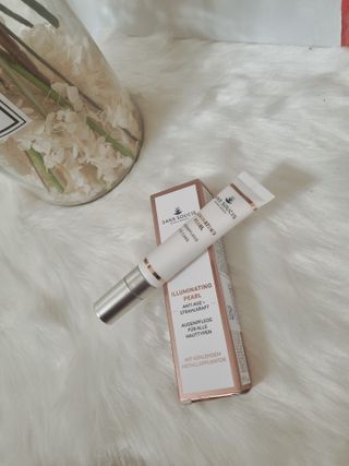 산수시 일루미네이팅 펄 영양 다크서클 스틱 아이 크림 케어 15ml — 5점을 준 리뷰어가 2021년 6월 올린 사용 사진