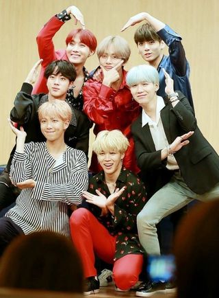 쿤달 BT21 시어버터 앤 마카다미아 퓨어 핸드크림 50ml 7구 기프트 세트 — 5점을 준 리뷰어가 2021년 3월 올린 사용 사진