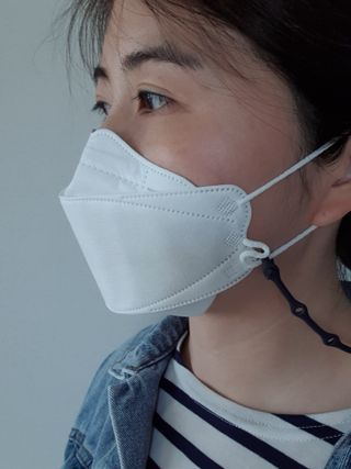 에버그린 순면 끈조절 KF94 마스크 - 화이트 30매 — 5점을 준 리뷰어가 2021년 4월 올린 사용 사진