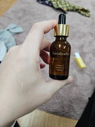 스킨큐어 산다화 비타민c 화이트닝 에센스 30ml — 5점을 준 리뷰어가 2024년 1월 올린 사용 사진