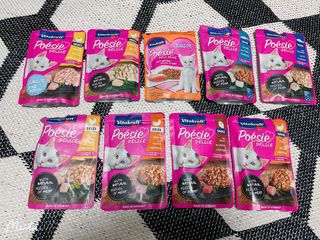 비타크래프트 포에시 델리스 고양이 파우치 85g 9가지맛 1팩씩 — 5점을 준 리뷰어가 2021년 8월 올린 사용 사진