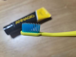 [지오클린] 안나지오 구취케어  기능성 치약 칫솔 세트 (칫솔 5 개+치약 100g 1 개 ) — 5점을 준 리뷰어가 2022년 7월 올린 사용 사진